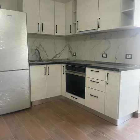 Ilo's Apartmant تيرانا