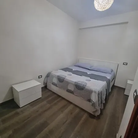 Ilo's Apartmant * تيرانا